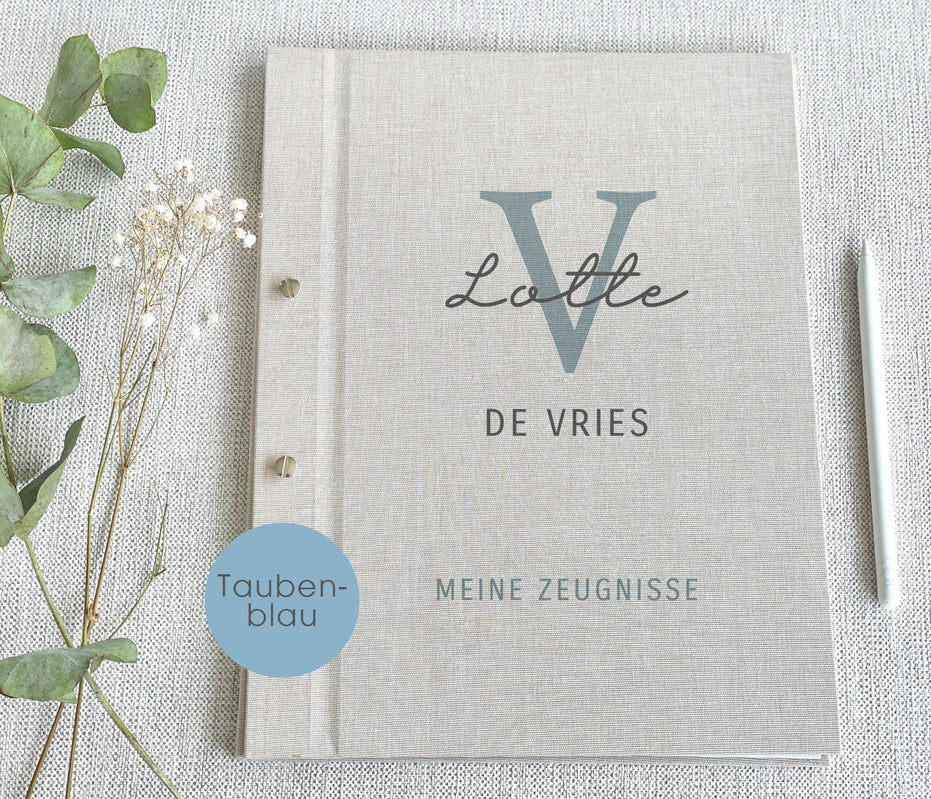 Zeugnisordner_Ben_mit_Monogramm
#v-zeugnis-mappe-taubenblau