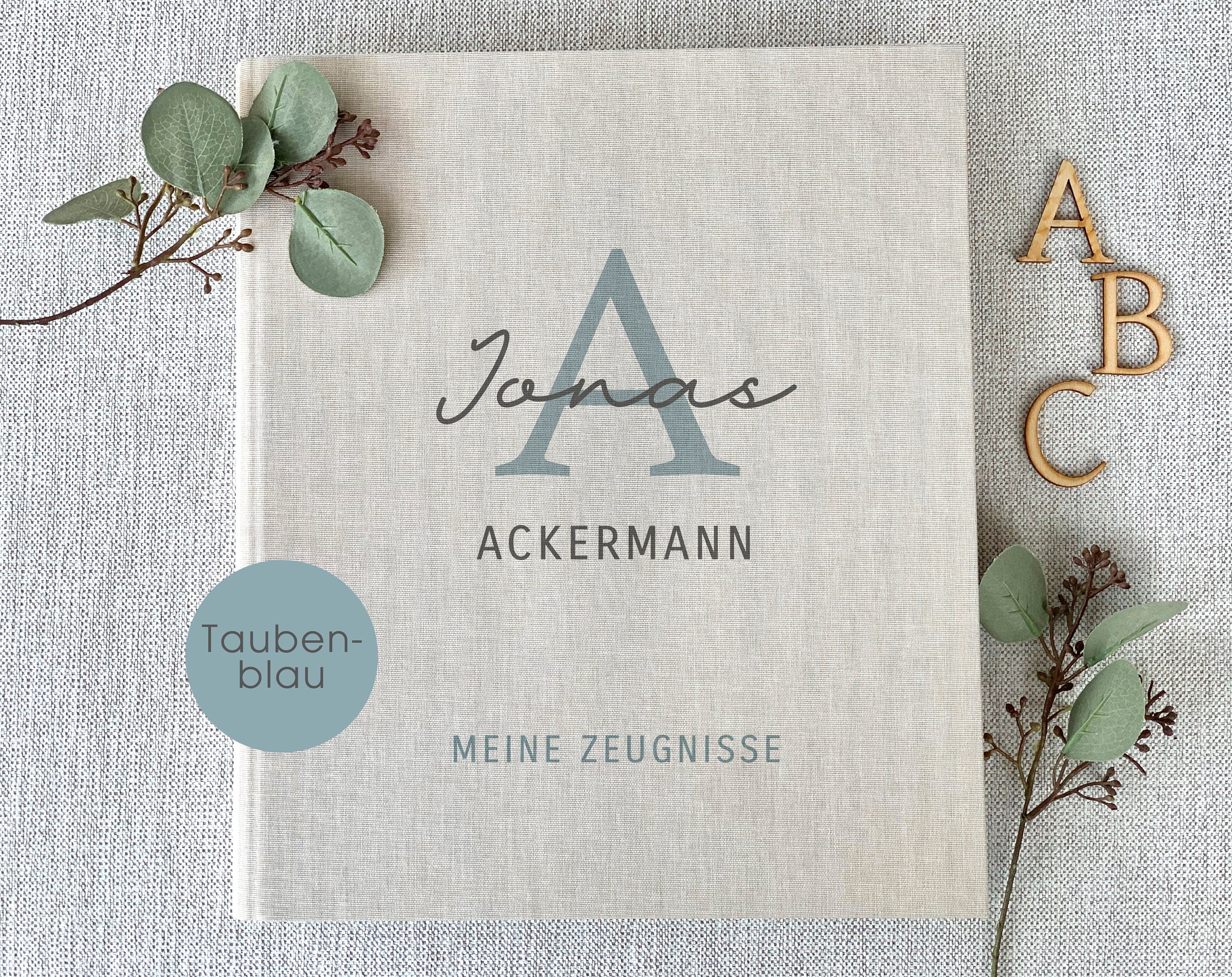 Zeugnisordner_Ben_mit_Monogramm
#v-zeugnis-ordner-taubenblau